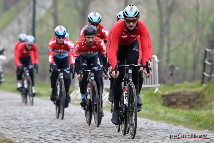 📷 IN BEELD: Lotto Dstny verkent het parcours van de Omloop Het Nieuwsblad als 1e, ook enkelingen gesignaleerd