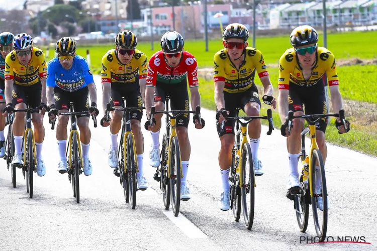 Dylan van Baarle verklaart zijn opgave in de Tirreno-Adriatico