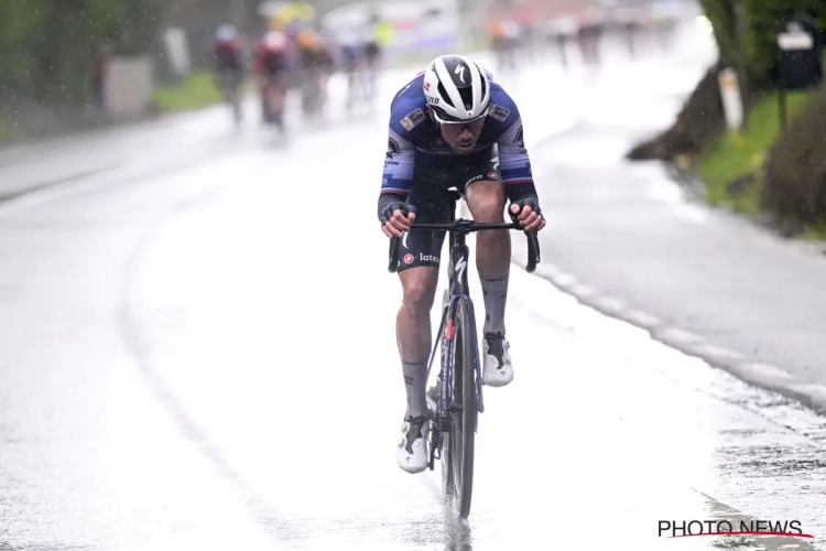 Ook dat nog! Soudal Quick-Step verspeelt eerste podiumplek in klassieker in slotmeters door pech: "Gedegouteerd"