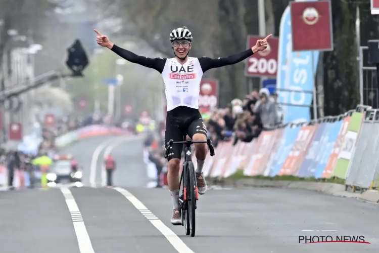 Tadej Pogačar wint met de hulp van berichtje van Mathieu van der Poel de Amstel Gold Race: "Zal hem bedanken"